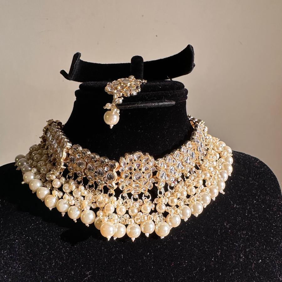 Kundan Jewelry Necklace Set With Ring and Earrings Gold And White