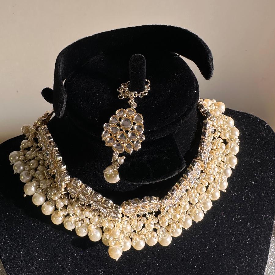 Kundan Jewelry Necklace Set With Ring and Earrings Gold And White