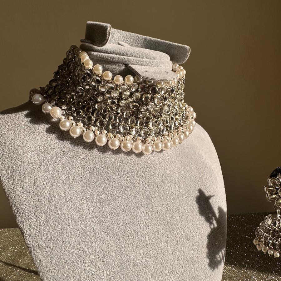 Kundan Jewelry Necklace In Silver And White With Matching Earrings