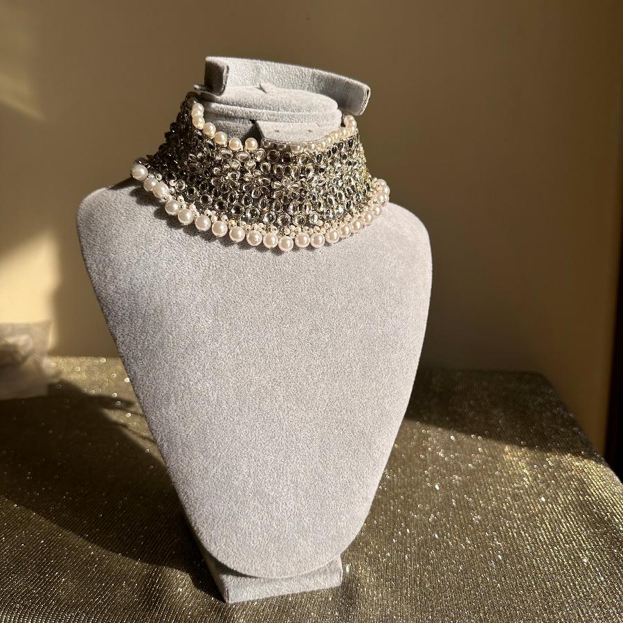 Kundan Jewelry Necklace In Silver And White With Matching Earrings
