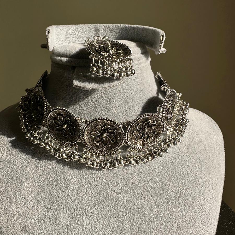Oxidized Silver Necklace Jewelry With Earrings and Mang-Tikka