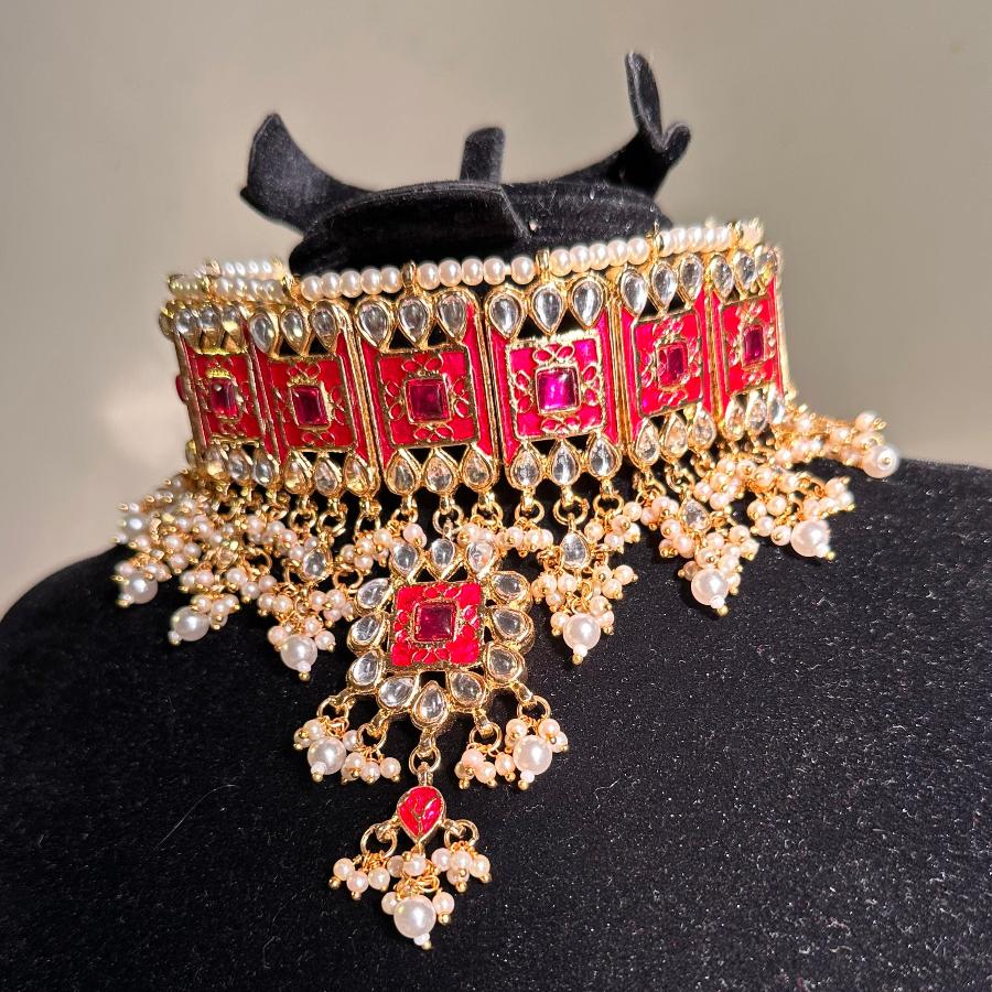 Choker Necklace With Earrings Pink color