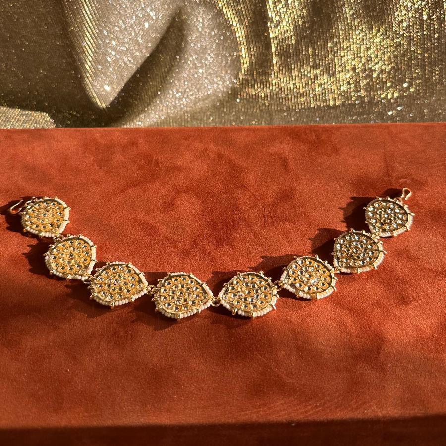 Kundan Matha Patti with White and Gold Color