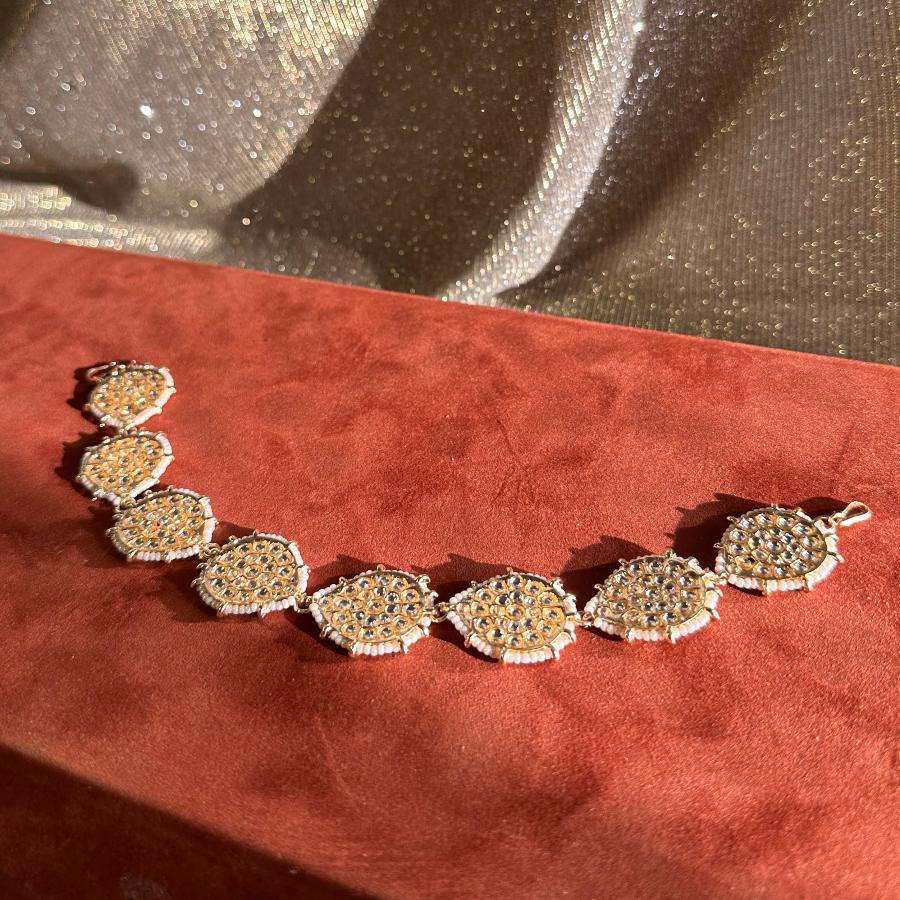 Kundan Matha Patti with White and Gold Color
