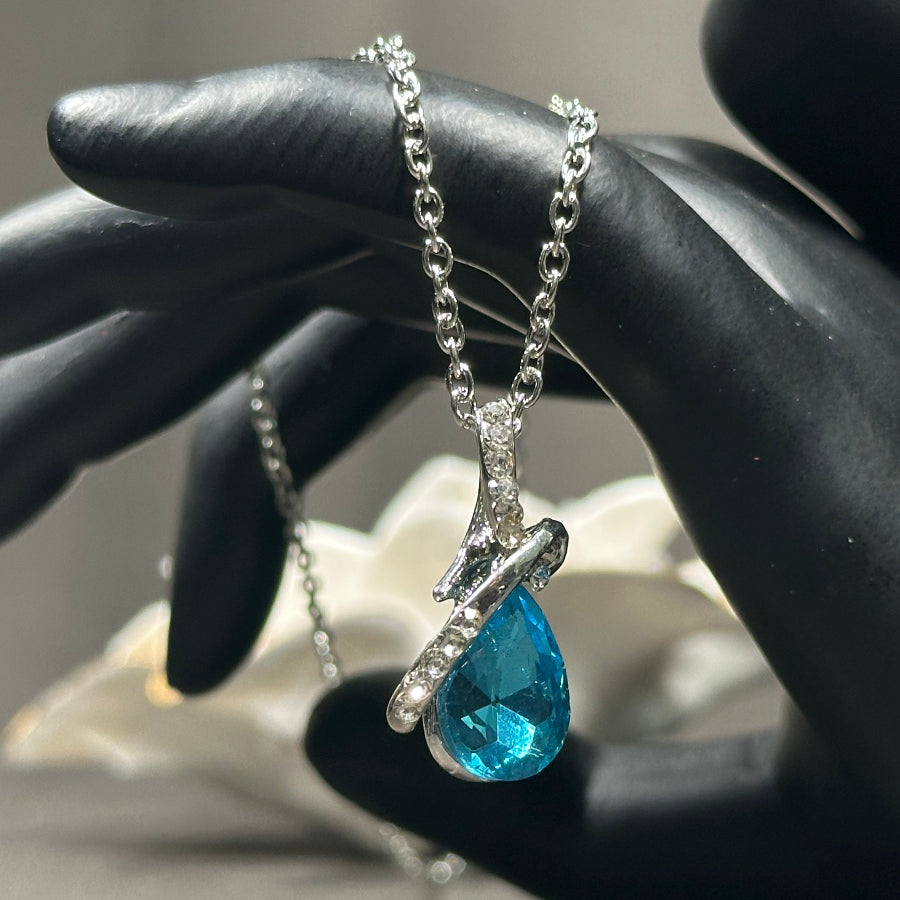 Neelum Dew Locket