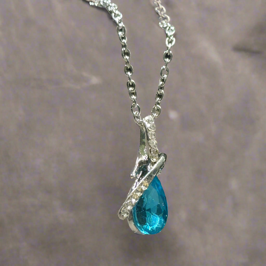 Neelum Dew Locket