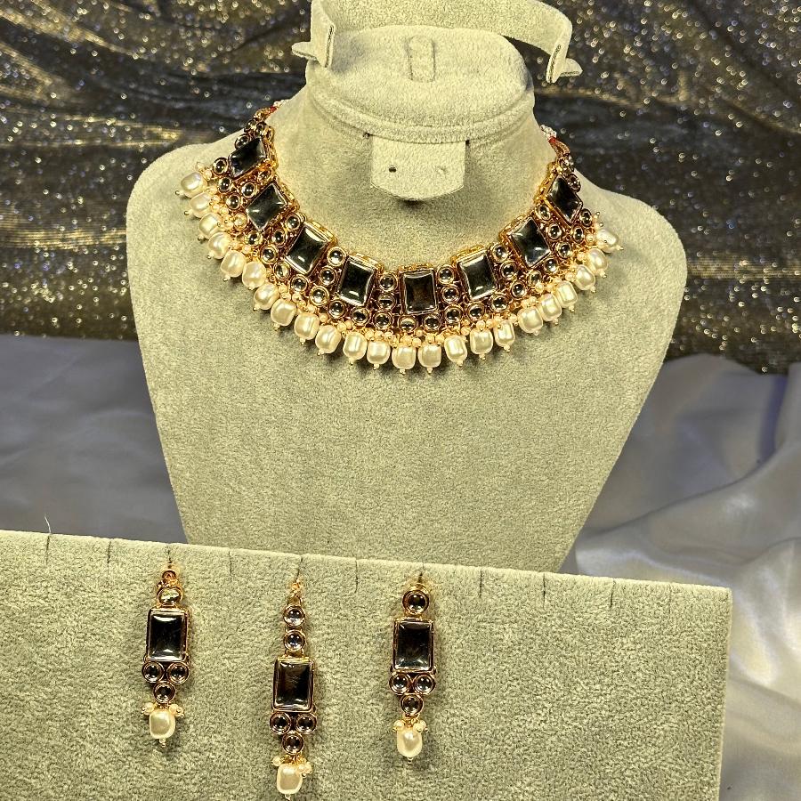 Kundan Necklace Gold And White Set