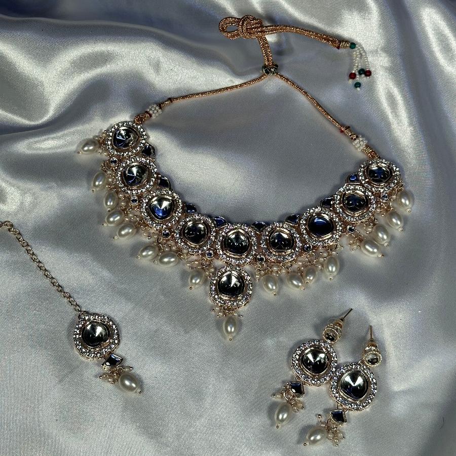 Kundan Jewellery Necklace Set with White Pearls