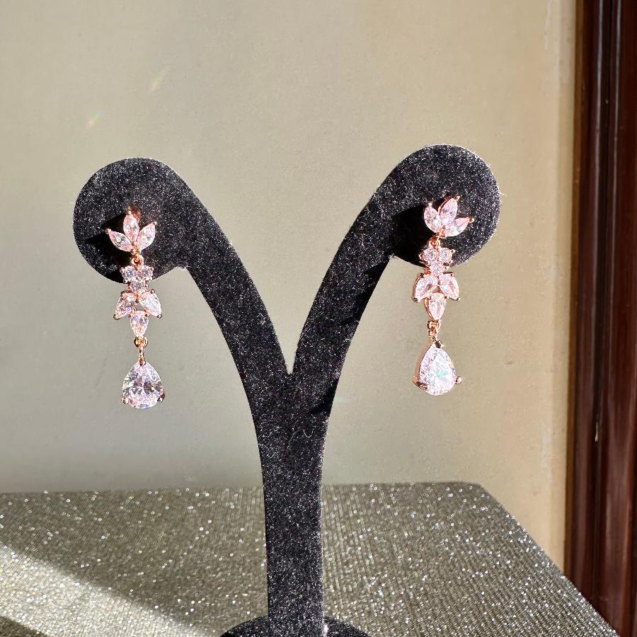 American Cubic Zircon 18 Carat Necklace Set in Rose Gold