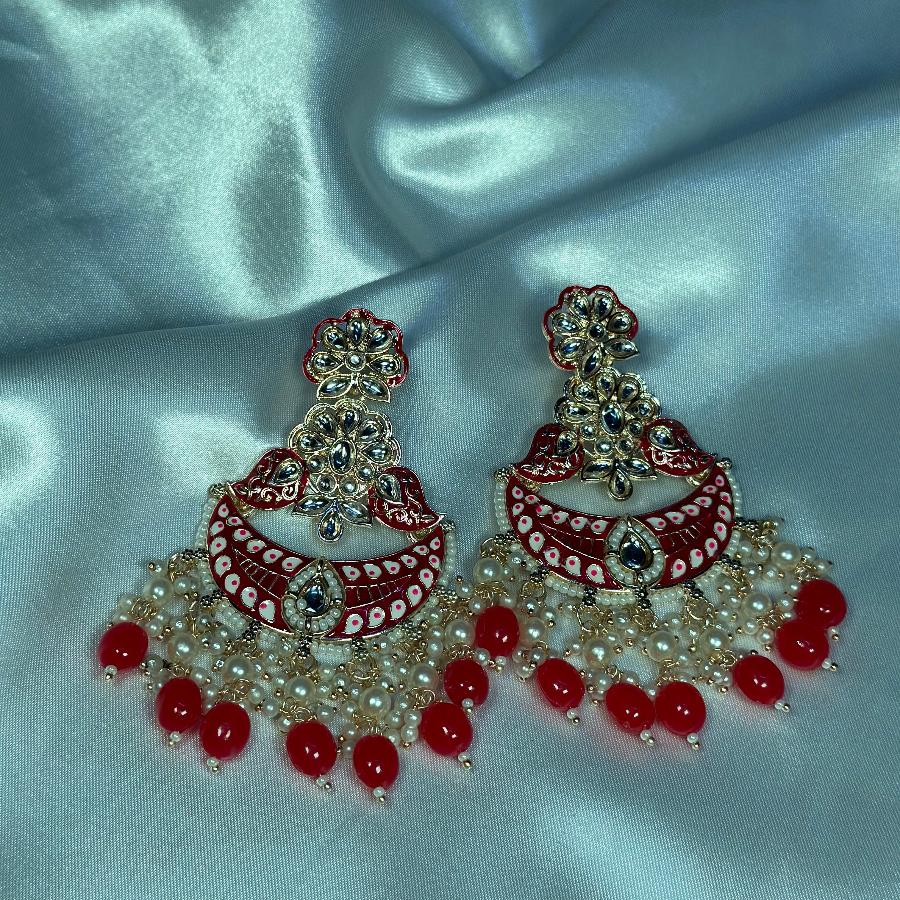 Earrings With Kundan Studded in Red