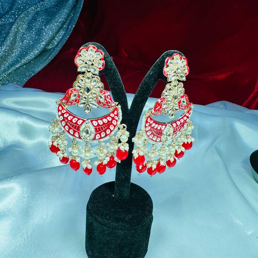 Earrings With Kundan Studded in Red