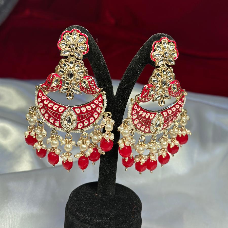 Earrings With Kundan Studded in Red