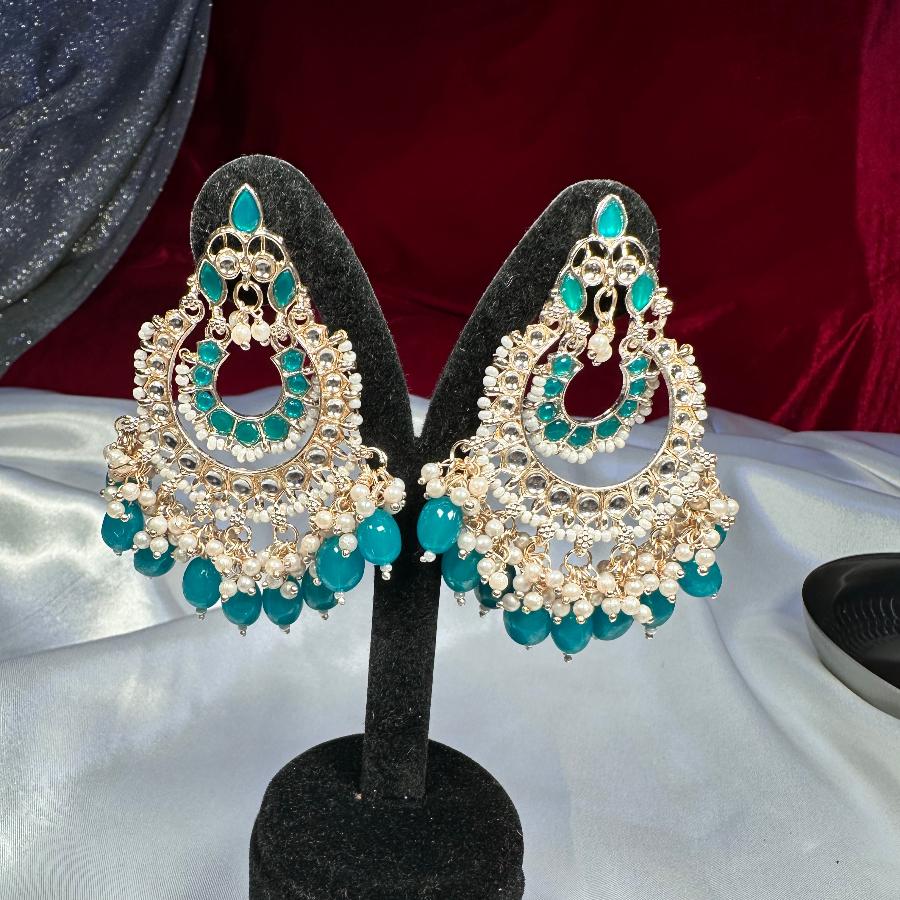 Earrings With Kundan in Green