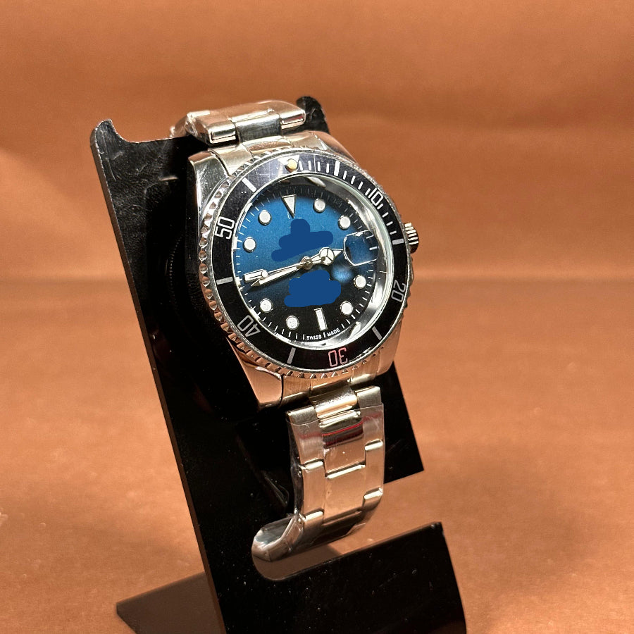 Luxury Diver-Style Stainless Steel Wristwatch Blue Gradient Dial