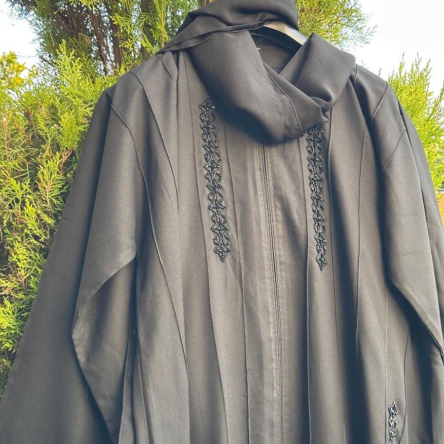 Modest Black Abaya – Simple & Stylish