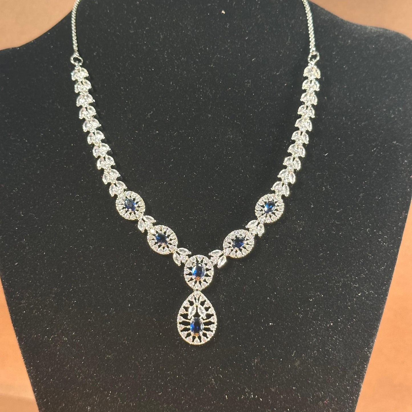 1 Carat Zircon Necklace Set – Timeless Indian Craftsmanship