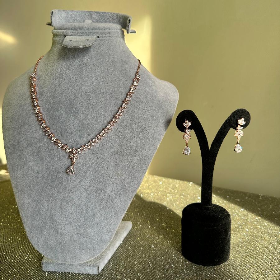 American Diamond And Cubic Zircon 18 Carat Necklace Set in Rose Gold