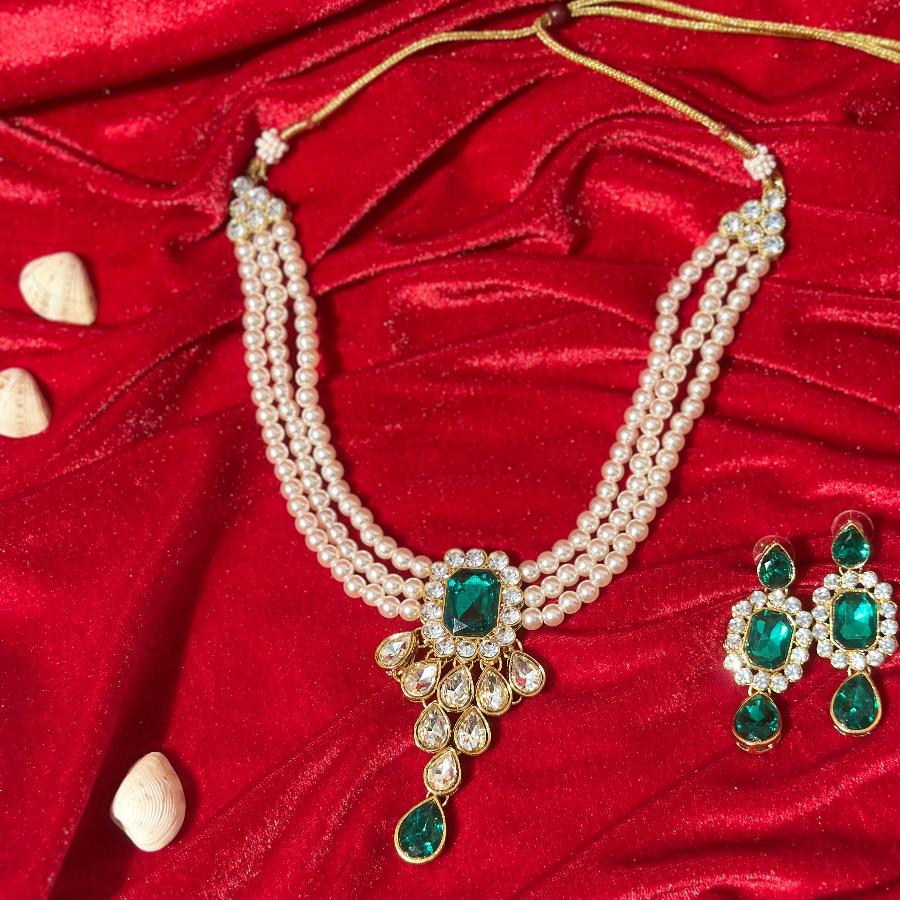 Kundan Pearl Necklace Green Set