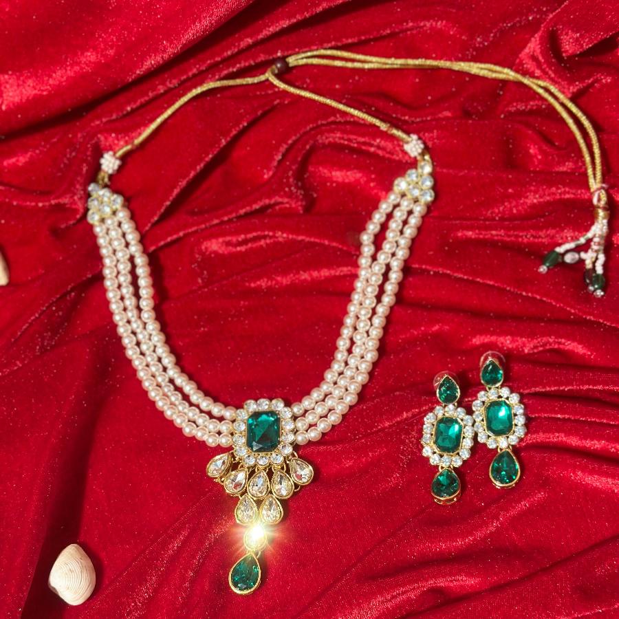 Kundan Pearl Necklace Green Set