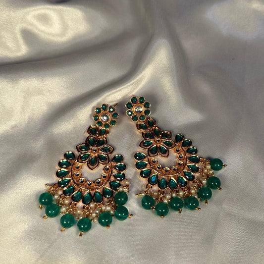 Earrings With Kundan Studded in Green