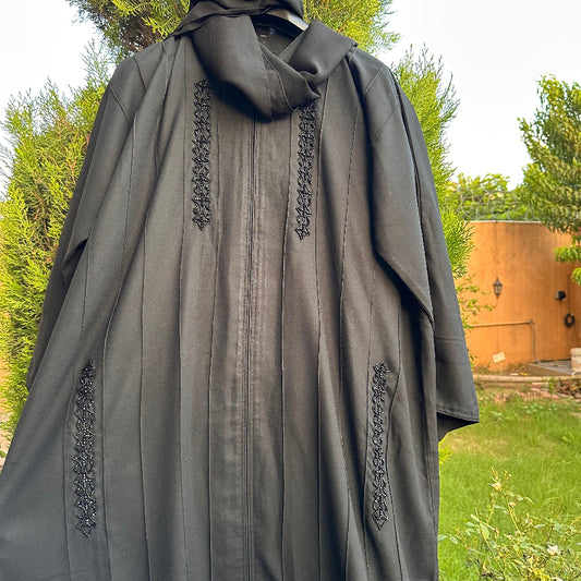 Modest Black Abaya – Simple & Stylish