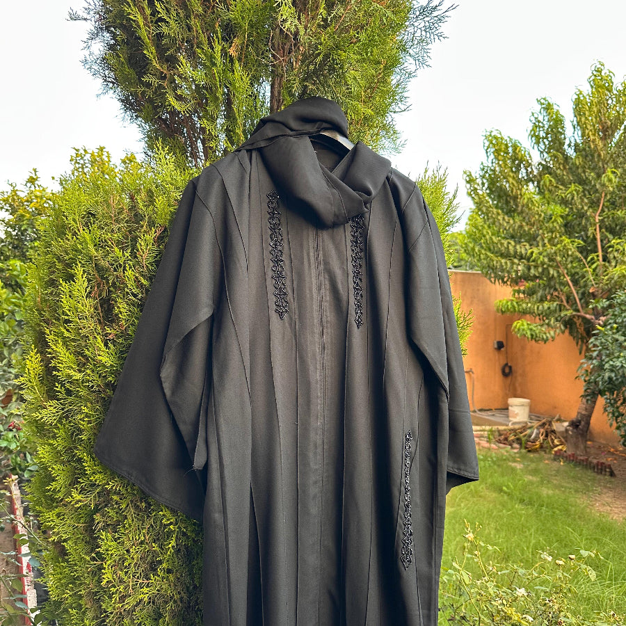 Modest Black Abaya – Simple & Stylish
