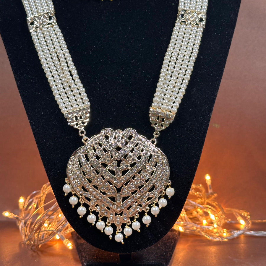 Mughal Inspired Bridal Set – Popular in Pakistan