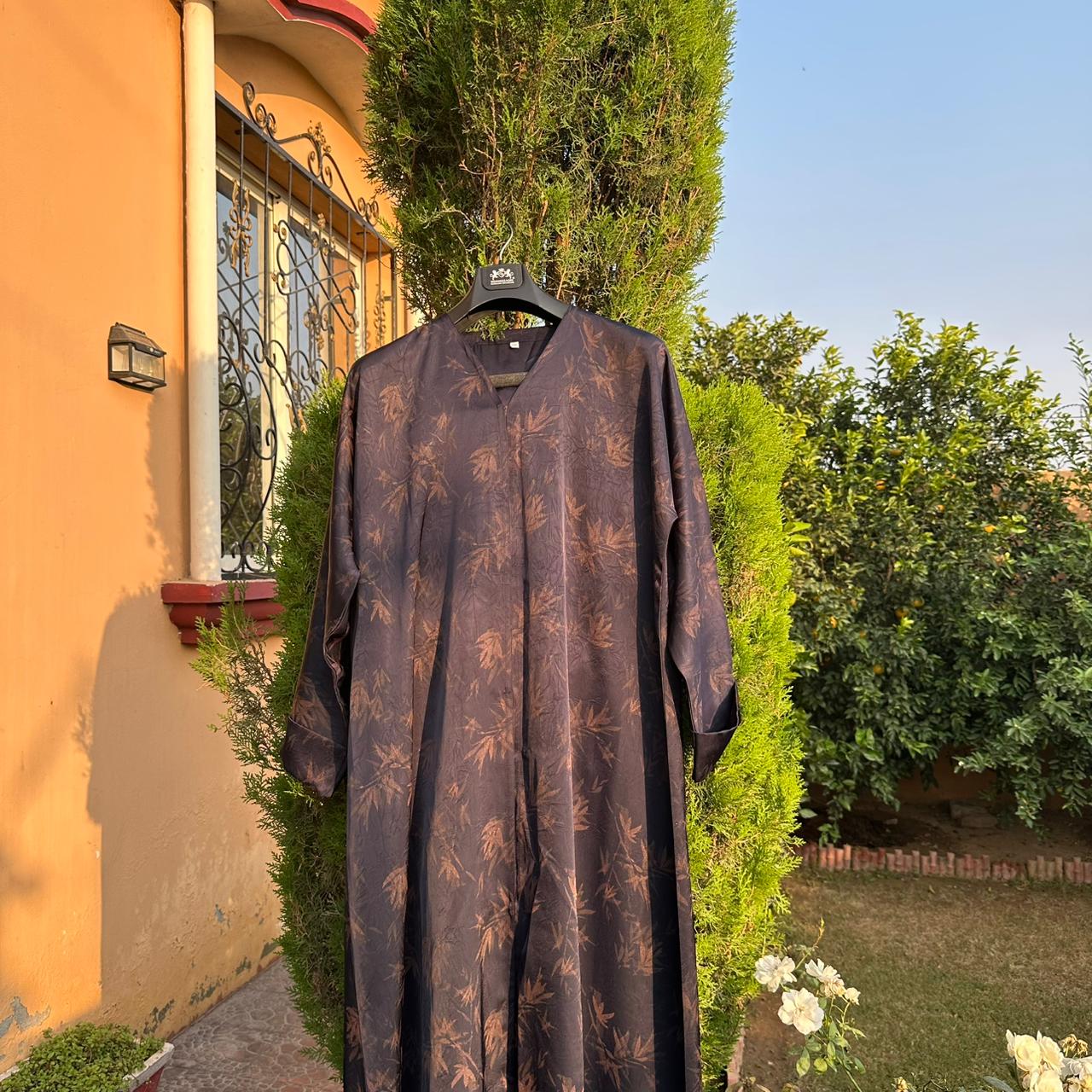 Rustic Dark Blue Floral Abaya – Simple Yet Graceful
