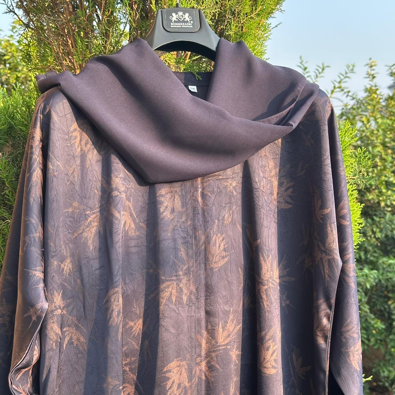Rustic Dark Blue Floral Abaya – Simple Yet Graceful